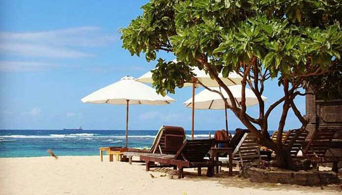 mengiat beach